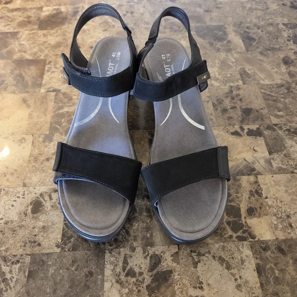 Naot Intact Sandals Wms 10 Black Block Heel Double Strap Boho basic chic EU 41